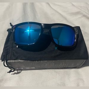 Oakley Holbrook Sunglasses, worn once to try on